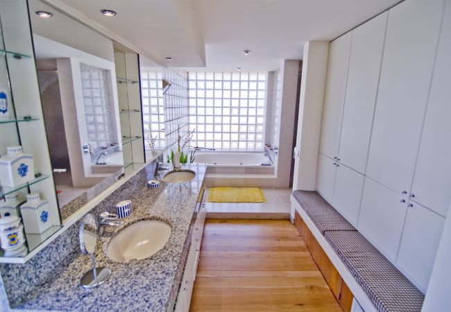 Villa in Vilamoura - Villa Lake View | 6 Bedrooms | Golf Views | Vilamoura Villa in Vilamoura - Villa Lake View | 6 Bedrooms | Golf Views | Vilamoura