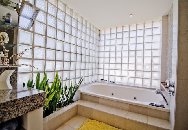 Villa in Vilamoura - Villa Lake View | 6 Bedrooms | Golf Views | Vilamoura Villa in Vilamoura - Villa Lake View | 6 Bedrooms | Golf Views | Vilamoura