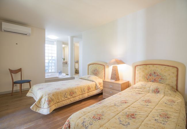 Villa in Vilamoura - Villa Lake View | 6 Bedrooms | Golf Views | Vilamoura Villa in Vilamoura - Villa Lake View | 6 Bedrooms | Golf Views | Vilamoura