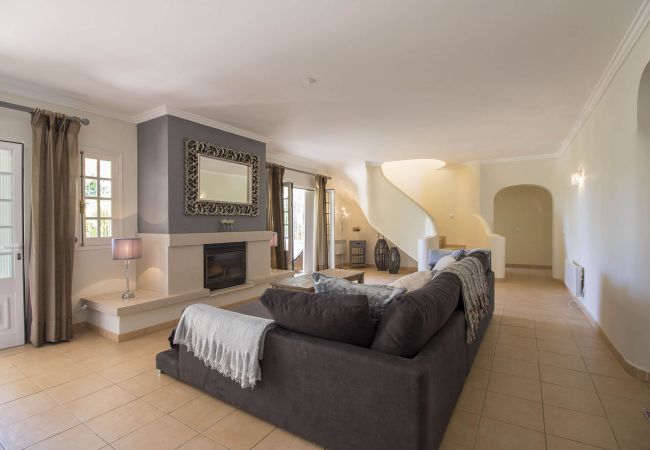 Villa in Almancil - Villa Caravela | 4 Bedrooms | Beautiful Garden | Almancil Villa in Almancil - Villa Caravela | 4 Bedrooms | Beautiful Garden | Almancil