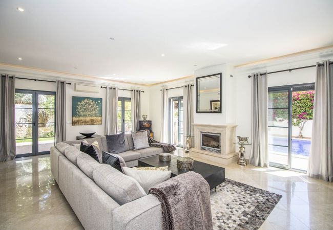 Villa in Almancil - Villa Esmeralda | 5 Bedrooms | Classy | Almancil Villa in Almancil - Villa Esmeralda | 5 Bedrooms | Classy | Almancil