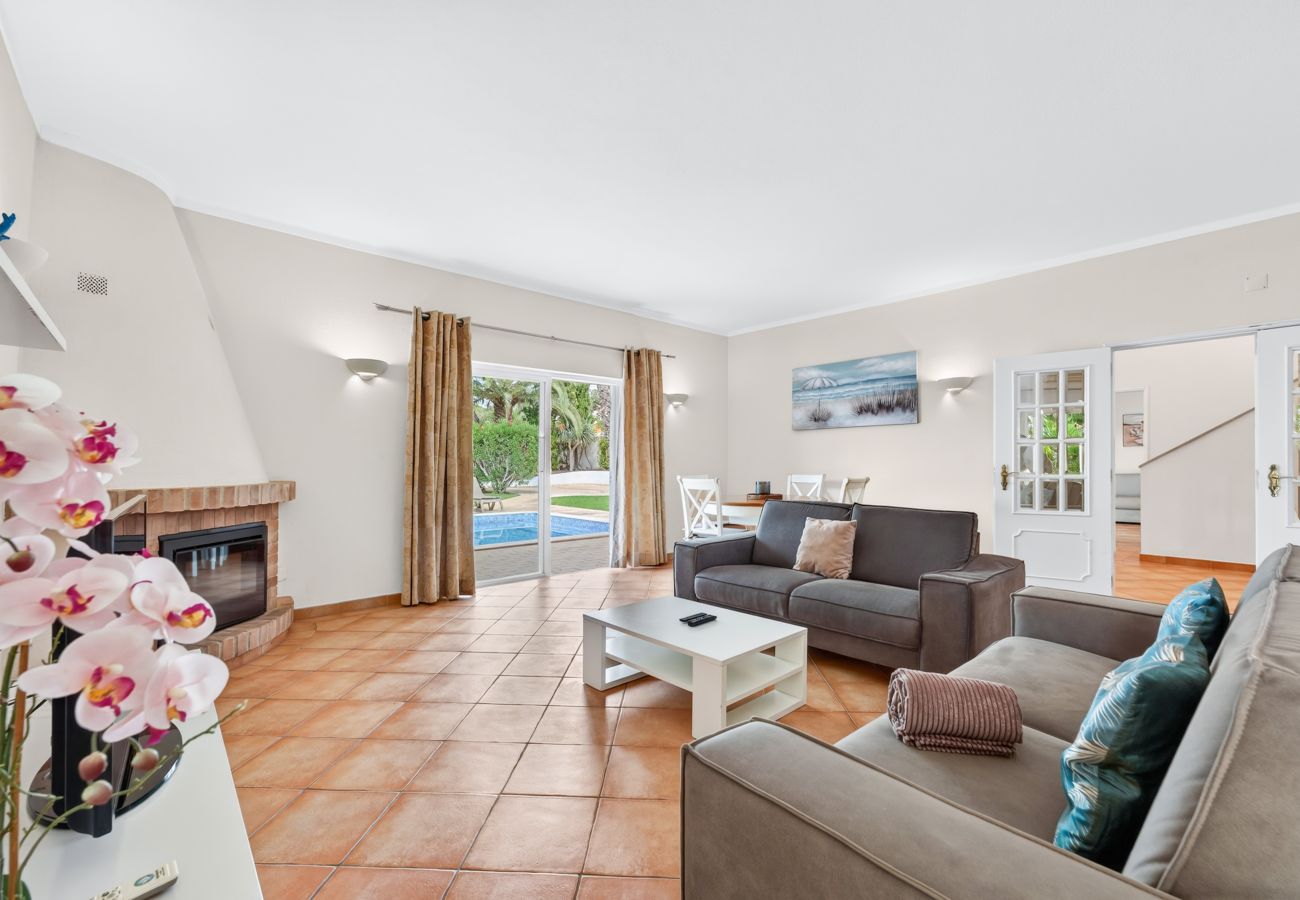 Villa in Almancil - Villa Jasmim | 4 Bedrooms | Sun Kissed | Almancil