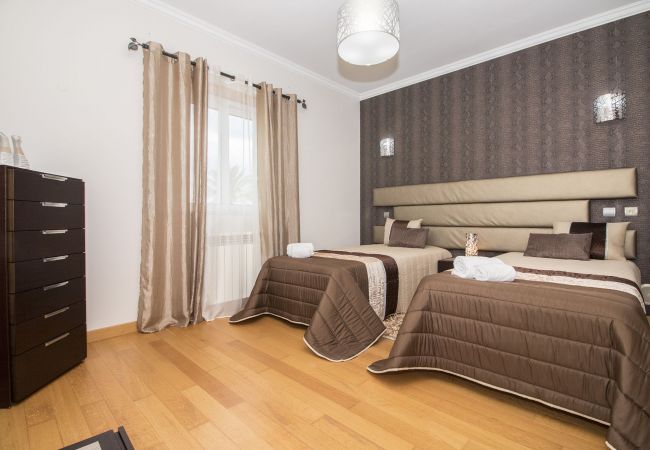 Villa in Almancil - Villa Mar | 5 Bedrooms | Great Pool & Spa | Quinta do Mar Villa in Almancil - Villa Mar | 5 Bedrooms | Great Pool & Spa | Quinta do Mar