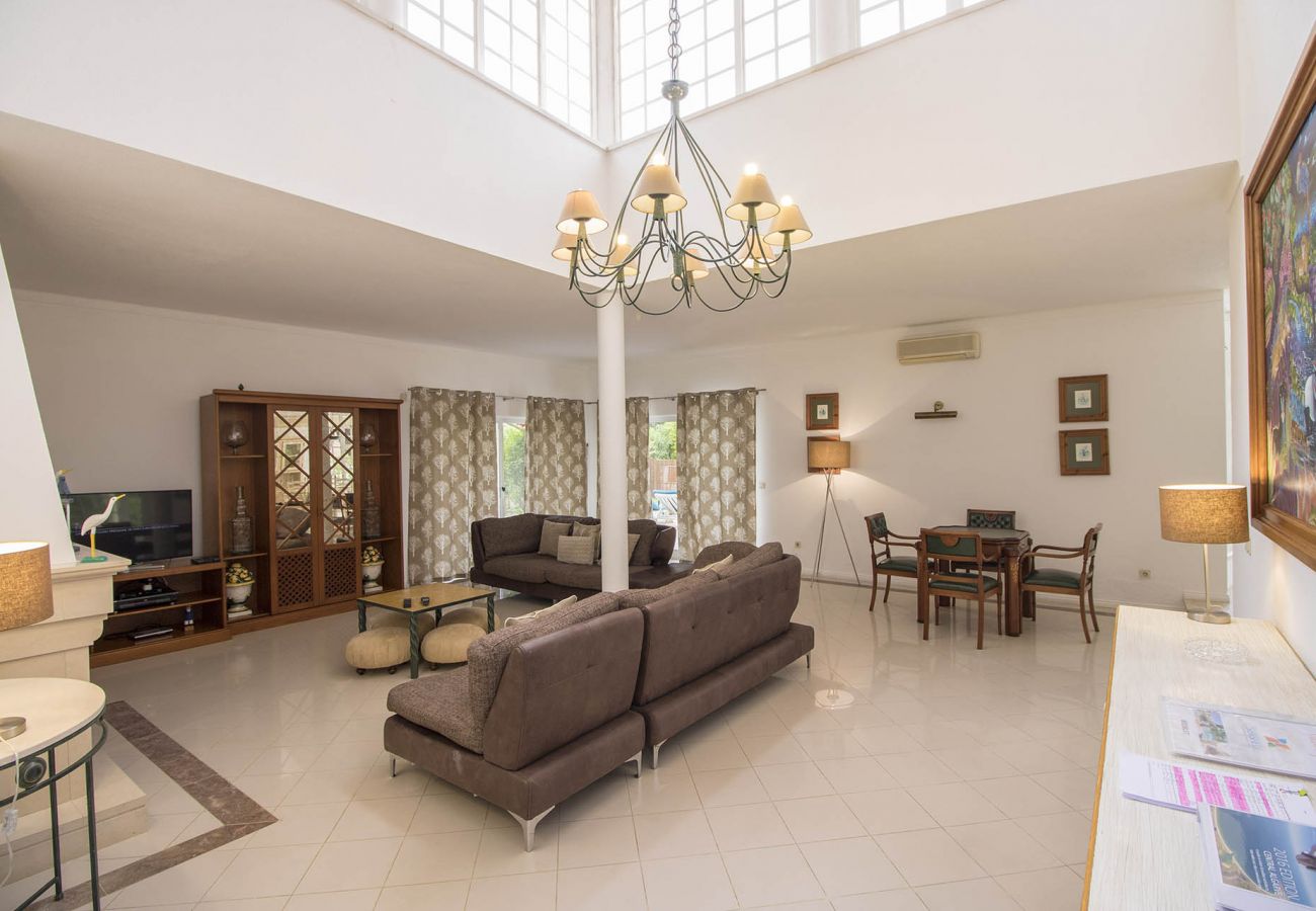 Villa in Vilamoura - Villa Popa | 7 Bedrooms | Golf Views | Vilamoura