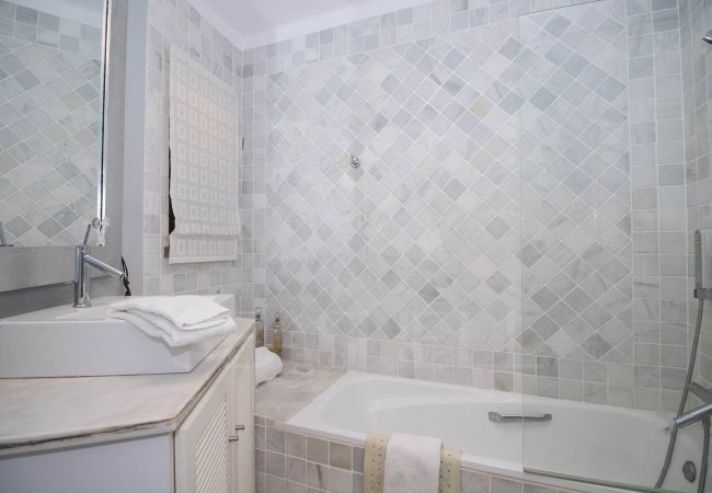 Villa in Vilamoura - Villa Rubi | 6 Bedrooms | Golf Views | Vilamoura Villa in Vilamoura - Villa Rubi | 6 Bedrooms | Golf Views | Vilamoura