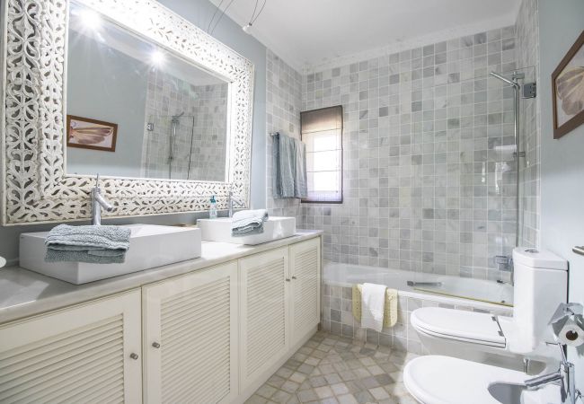 Villa in Vilamoura - Villa Rubi | 6 Bedrooms | Golf Views | Vilamoura Villa in Vilamoura - Villa Rubi | 6 Bedrooms | Golf Views | Vilamoura