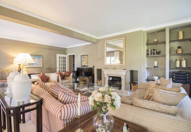 Villa in Vilamoura - Villa Rubi | 6 Bedrooms | Golf Views | Vilamoura Villa in Vilamoura - Villa Rubi | 6 Bedrooms | Golf Views | Vilamoura