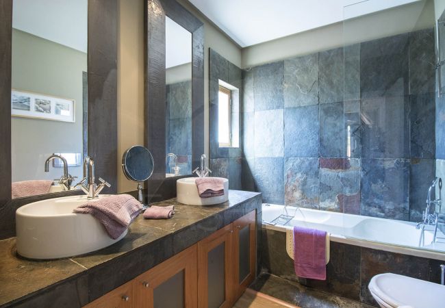 Villa in Vilamoura - Villa Rubi | 6 Bedrooms | Golf Views | Vilamoura Villa in Vilamoura - Villa Rubi | 6 Bedrooms | Golf Views | Vilamoura