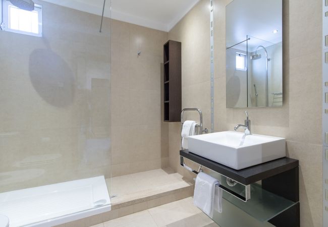 Villa in Loulé - Villa Vista | 4 Bedrooms | Beautiful Panoramic Views | Goldra Villa in Loulé - Villa Vista | 4 Bedrooms | Beautiful Panoramic Views | Goldra