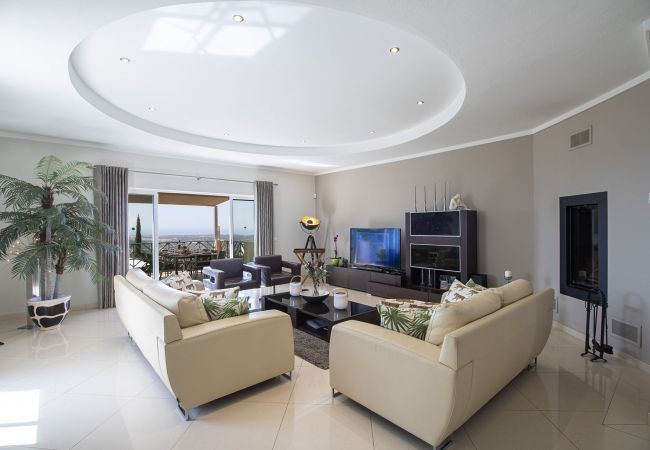 Villa in Loulé - Villa Vista | 4 Bedrooms | Beautiful Panoramic Views | Goldra Villa in Loulé - Villa Vista | 4 Bedrooms | Beautiful Panoramic Views | Goldra