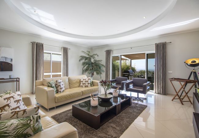 Villa in Loulé - Villa Vista | 4 Bedrooms | Beautiful Panoramic Views | Goldra Villa in Loulé - Villa Vista | 4 Bedrooms | Beautiful Panoramic Views | Goldra
