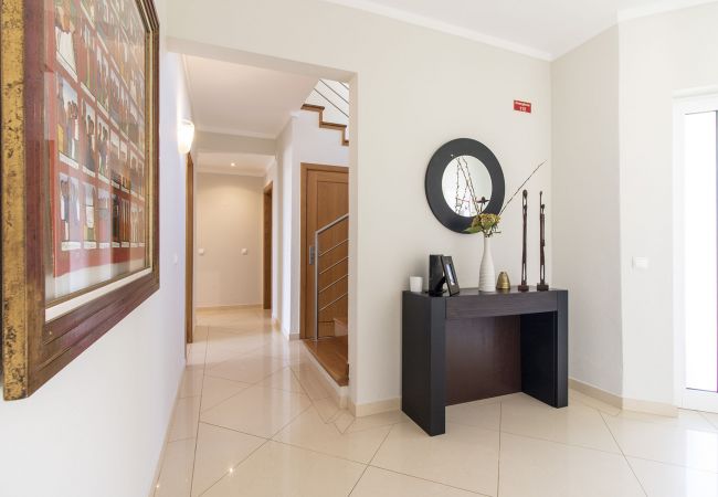 Villa in Loulé - Villa Vista | 4 Bedrooms | Beautiful Panoramic Views | Goldra Villa in Loulé - Villa Vista | 4 Bedrooms | Beautiful Panoramic Views | Goldra