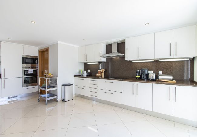 Villa in Loulé - Villa Vista | 4 Bedrooms | Beautiful Panoramic Views | Goldra Villa in Loulé - Villa Vista | 4 Bedrooms | Beautiful Panoramic Views | Goldra