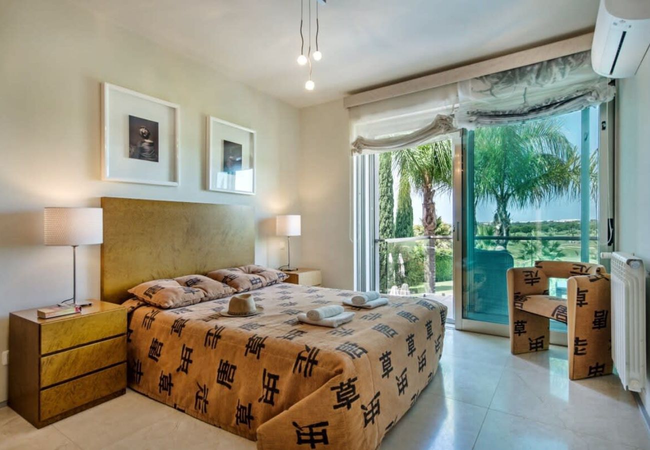 Villa in Vilamoura - Villa Laguna | 6 Bedrooms | Elegant | Vilamoura
