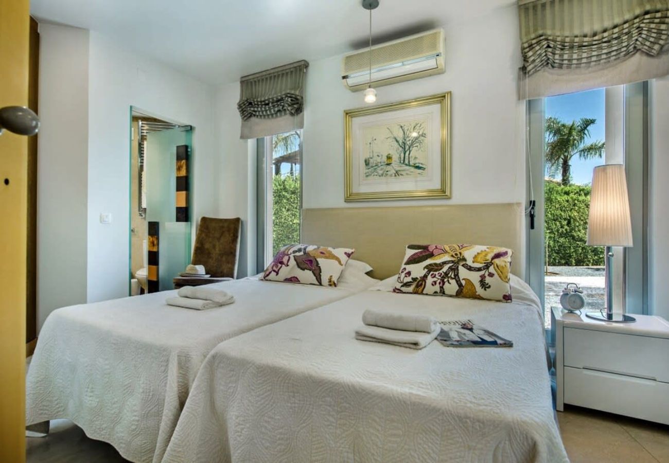 Villa in Vilamoura - Villa Laguna | 6 Bedrooms | Elegant | Vilamoura