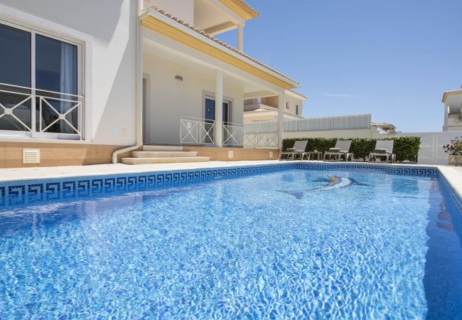 Villa in Galé - Villa Maresia | 4 Bedrooms | Easy Walking Distance to Beach | Galé Villa in Galé - Villa Maresia | 4 Bedrooms | Easy Walking Distance to Beach | Galé