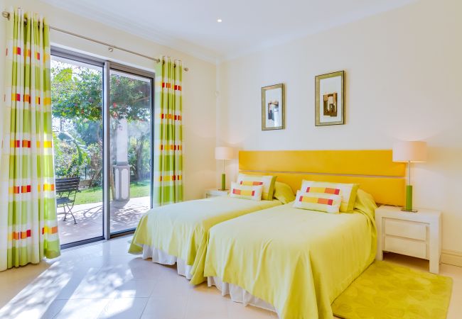 Villa in Quinta do Lago - Villa Hibiscus Villa in Quinta do Lago - Villa Hibiscus