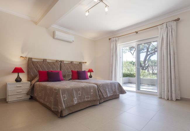 Villa in Vale do Lobo - Villa Amari Villa in Vale do Lobo - Villa Amari