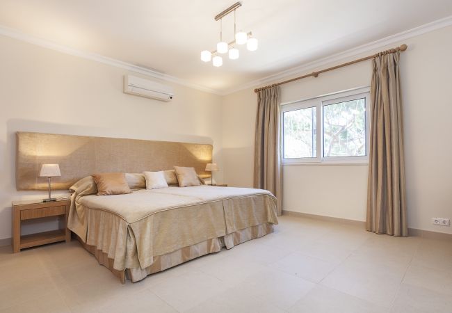 Villa in Vale do Lobo - Villa Amari Villa in Vale do Lobo - Villa Amari