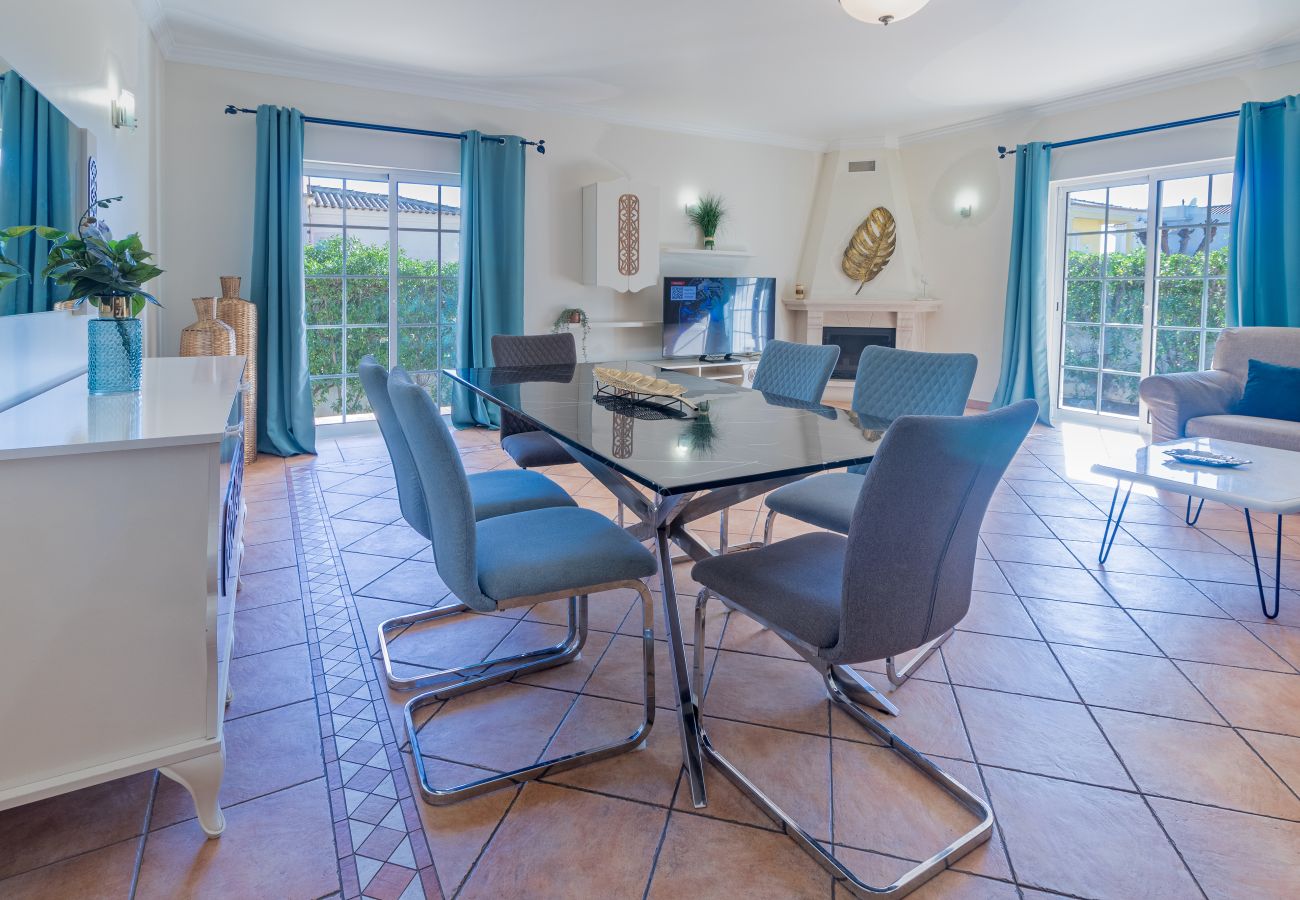 Villa in Albufeira - Villa Tulipa | 4 Bedrooms | Private Swimming Pool | Albufeira
