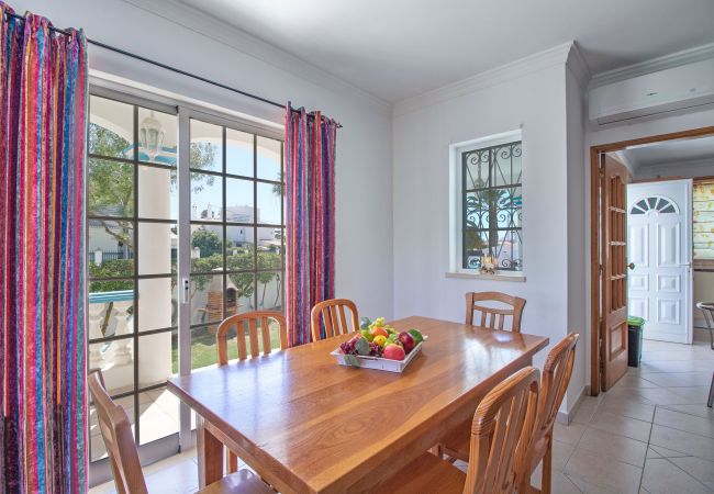 Villa in Galé - Villa Azul | 4 Bedrooms | Easy Walking to the Beach | Galé Villa in Galé - Villa Azul | 4 Bedrooms | Easy Walking to the Beach | Galé