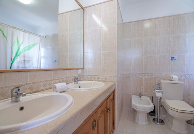 Villa in Galé - Villa Azul | 4 Bedrooms | Easy Walking to the Beach | Galé Villa in Galé - Villa Azul | 4 Bedrooms | Easy Walking to the Beach | Galé