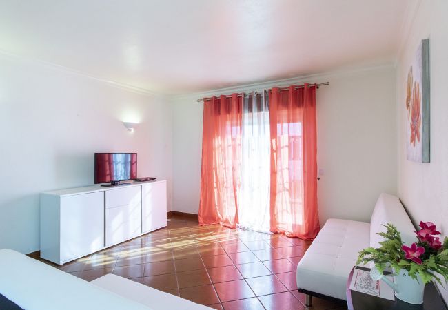 Villa in Albufeira - Villa Pacheco | 4 Bedrooms | Easy Walking to the Beach | Olhos de Água Villa in Albufeira - Villa Pacheco | 4 Bedrooms | Easy Walking to the Beach | Olhos de Água