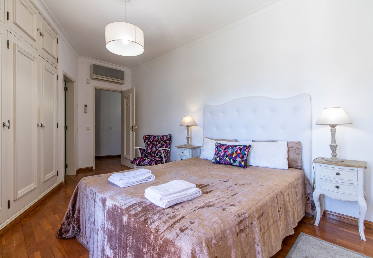 Villa in Galé - Villa Brisa do Mar | 4 Bedrooms | Walking Distance | Galé