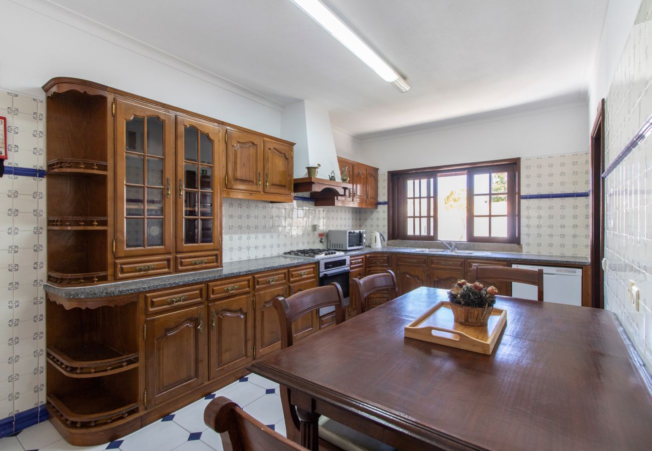 Villa in Galé - Villa Brisa do Mar | 4 Bedrooms | Walking Distance | Galé