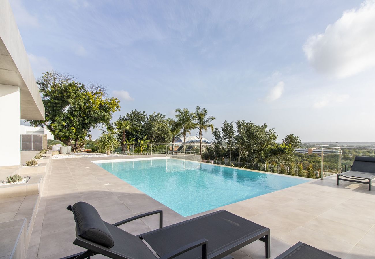 Villa in Almancil - Villa Monroy | 4 Bedrooms | Modern | Caliços