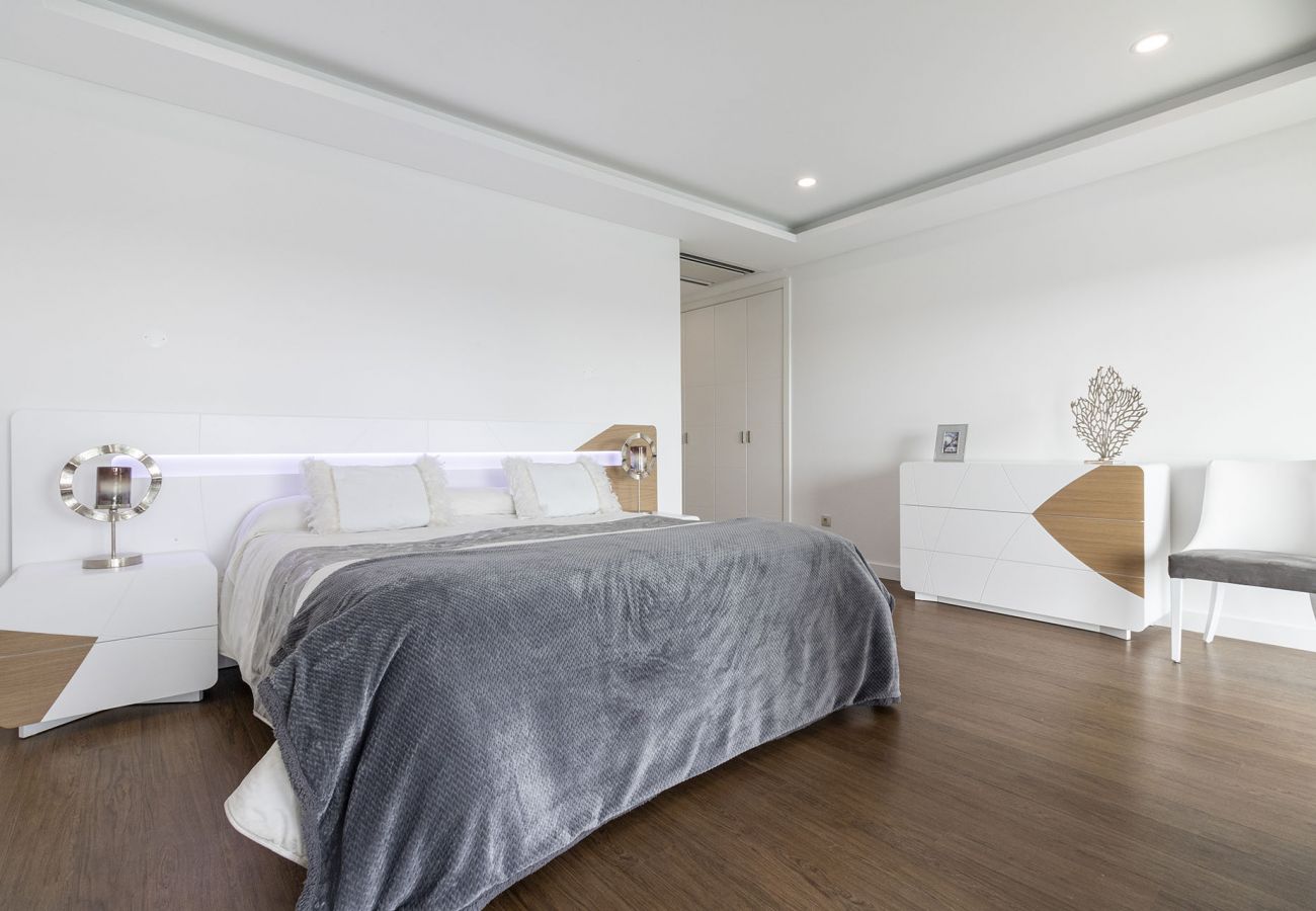 Villa in Almancil - Villa Monroy | 4 Bedrooms | Modern | Caliços