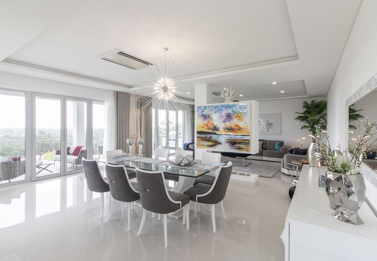 Villa in Almancil - Villa Monroy | 4 Bedrooms | Modern | Caliços