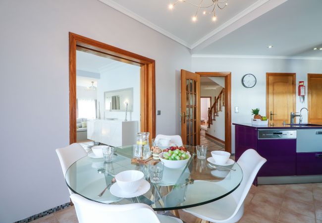 Villa in Albufeira - Villa Alfazema | 5 Bedrooms | Quiet Area | Albufeira Villa in Albufeira - Villa Alfazema | 5 Bedrooms | Quiet Area | Albufeira