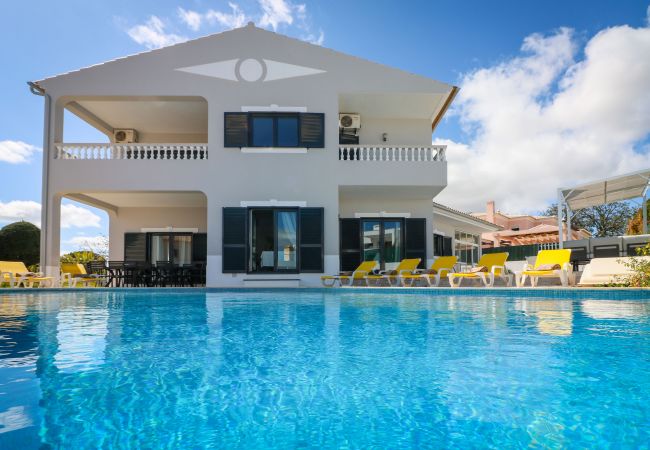 Villa in Albufeira - Villa Alfazema | 5 Bedrooms | Quiet Area | Albufeira Villa in Albufeira - Villa Alfazema | 5 Bedrooms | Quiet Area | Albufeira