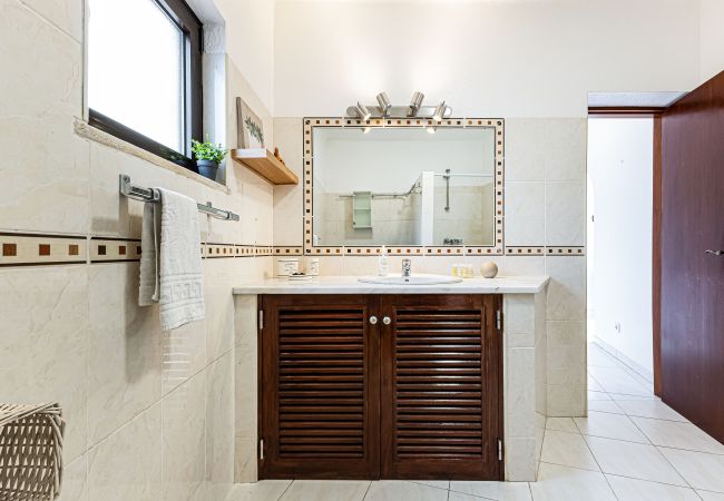 Villa in Porches - Casa do Vale | PET Friendly | Pool Lagoa Retreat Villa in Porches - Casa do Vale | PET Friendly | Pool Lagoa Retreat