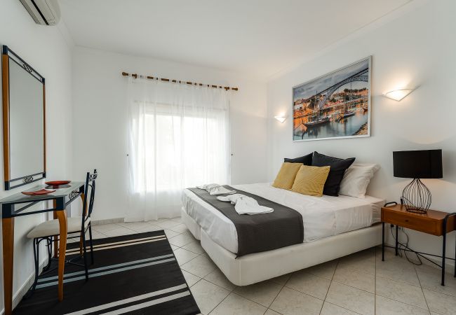 Apartment in Lagos - Meia Praia Beach: GOLF| Perfect for Families | Entire Apt Apartment in Lagos - Meia Praia Beach: GOLF| Perfect for Families | Entire Apt