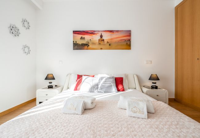 Apartment in Portimão - Praia da Rocha: Pool | Beach| Family Time Apartment in Portimão - Praia da Rocha: Pool | Beach| Family Time