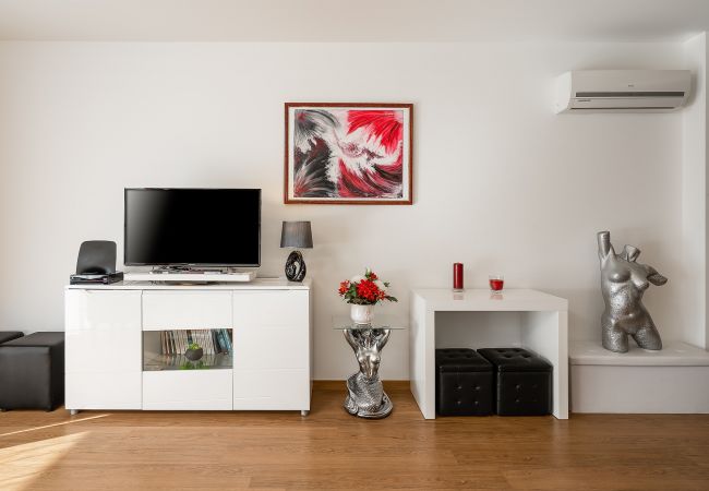 Apartment in Portimão - Praia da Rocha: Pool | Beach| Family Time Apartment in Portimão - Praia da Rocha: Pool | Beach| Family Time