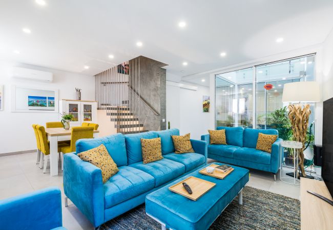 House in Lagos - Luxury Villa in Lagos Downtown | Terrace | WIFI House in Lagos - Luxury Villa in Lagos Downtown | Terrace | WIFI