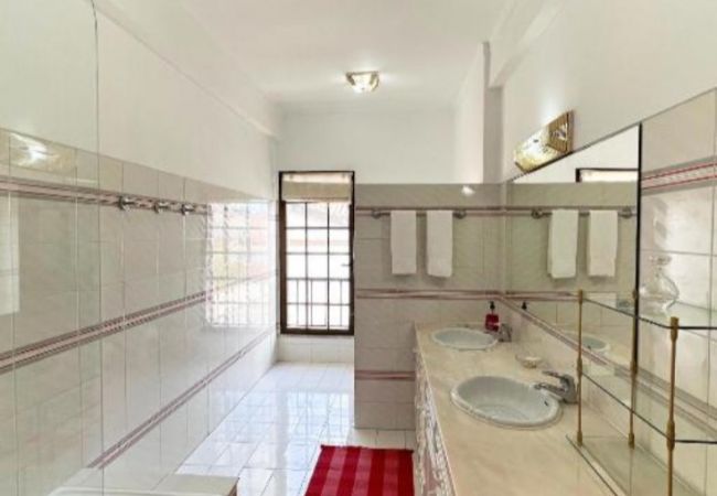 Villa in Faro - Villa Sunshine | 5 Bedrooms | Sunny | Faro Villa in Faro - Villa Sunshine | 5 Bedrooms | Sunny | Faro