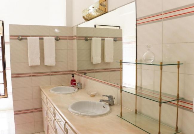 Villa in Faro - Villa Sunshine | 5 Bedrooms | Sunny | Faro Villa in Faro - Villa Sunshine | 5 Bedrooms | Sunny | Faro