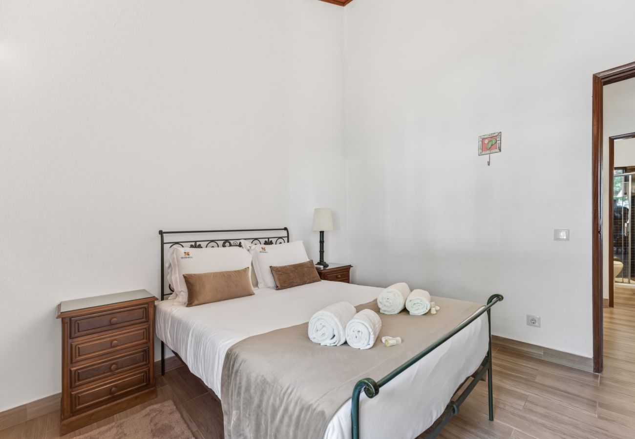 House in Albufeira - Casa da Aldeia | 4 Bedrooms | Next to Pine Cliffs | Olhos de Água