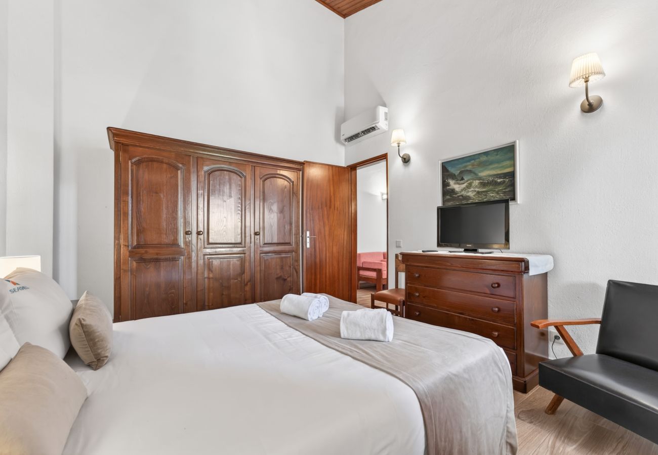 House in Albufeira - Casa da Aldeia | 4 Bedrooms | Next to Pine Cliffs | Olhos de Água