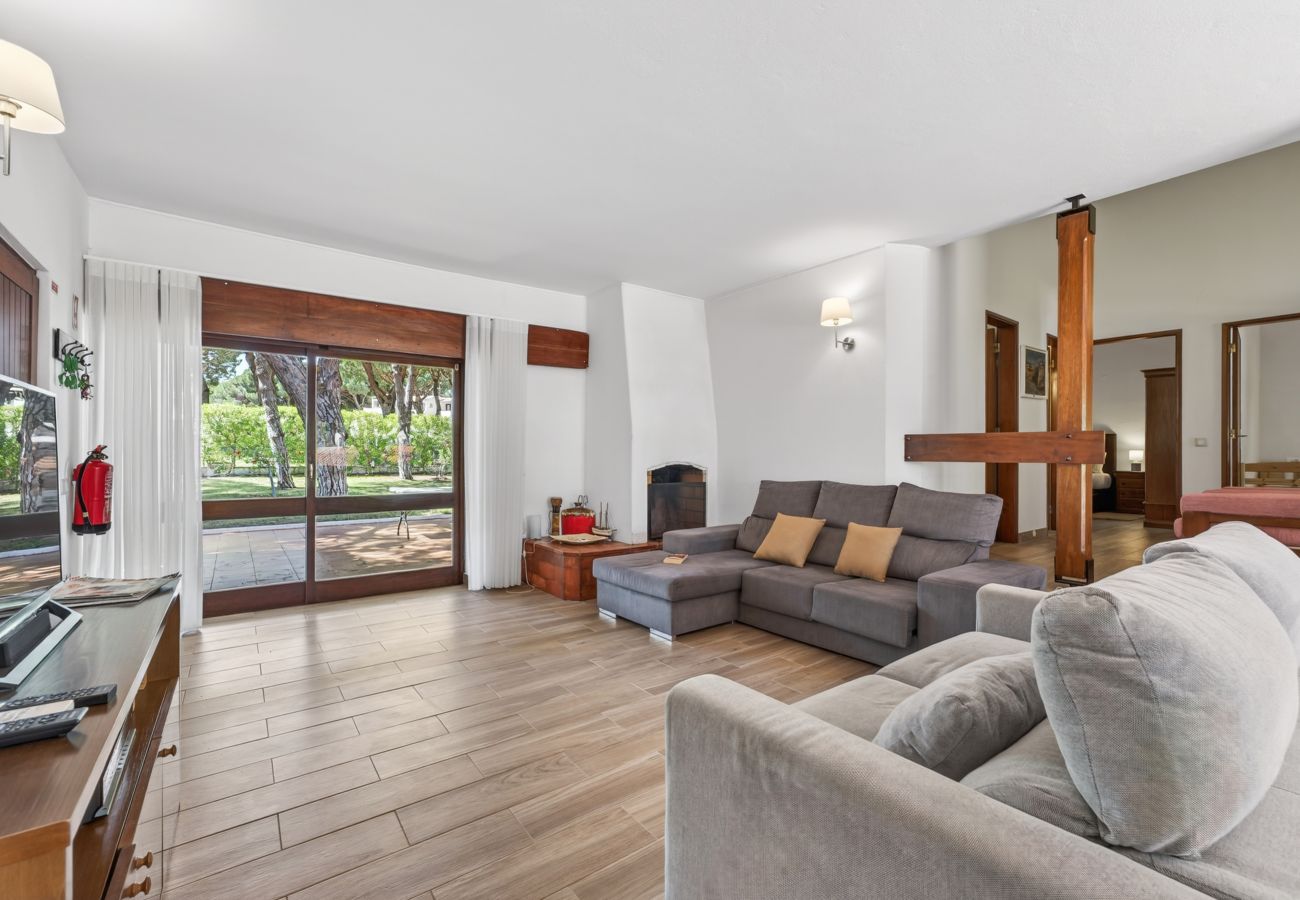 House in Albufeira - Casa da Aldeia | 4 Bedrooms | Next to Pine Cliffs | Olhos de Água
