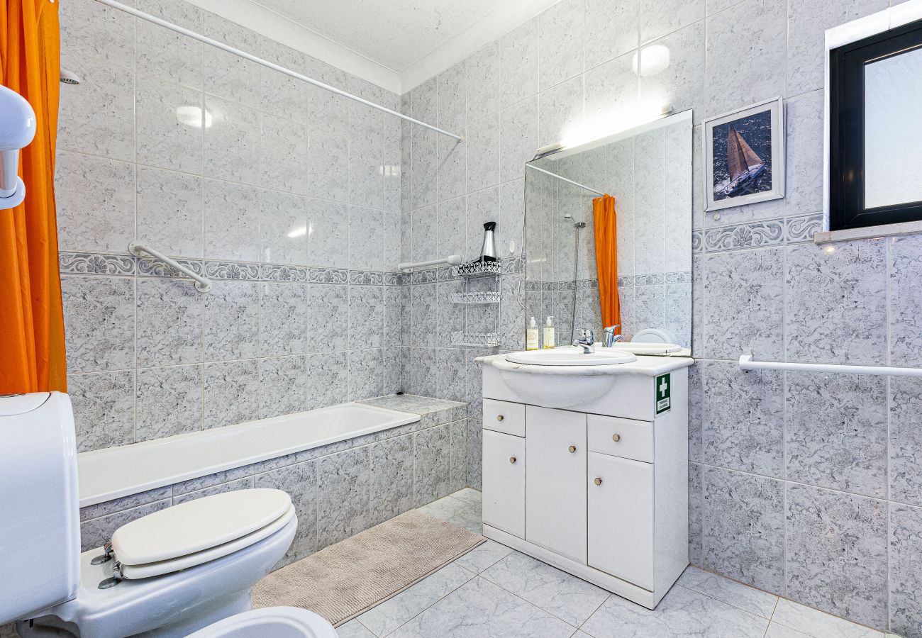 Apartment in Lagos - Lagos: Sea View | Near the City Center | AC