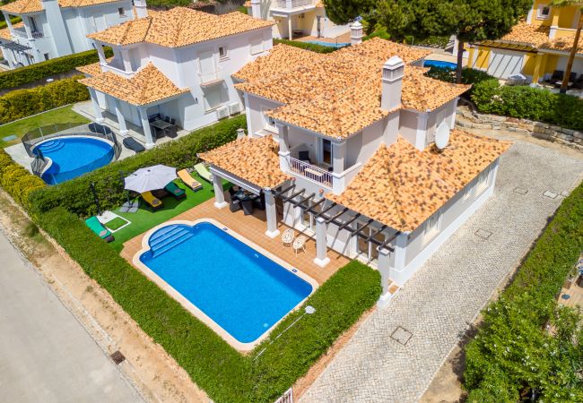 Villa in Vilamoura - Villa Lusa |4 Bedrooms | Near Golf Courses | Vilamoura