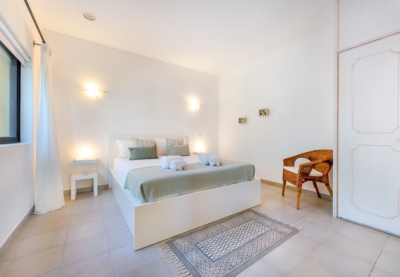 House in Santa Bárbara de Nexe - Casa Federica | 4 Bedrooms | Magnific Views | Loulé 