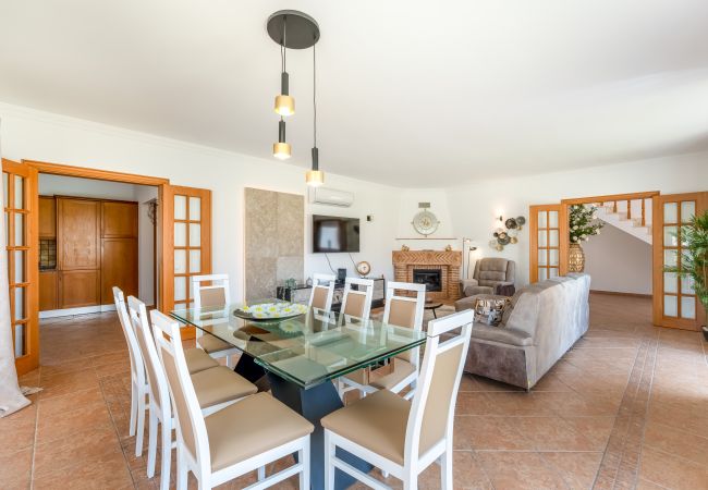Villa in Albufeira - Villa Castelo | 4 Bedrooms | Castelo Beach | Galé Villa in Albufeira - Villa Castelo | 4 Bedrooms | Castelo Beach | Galé