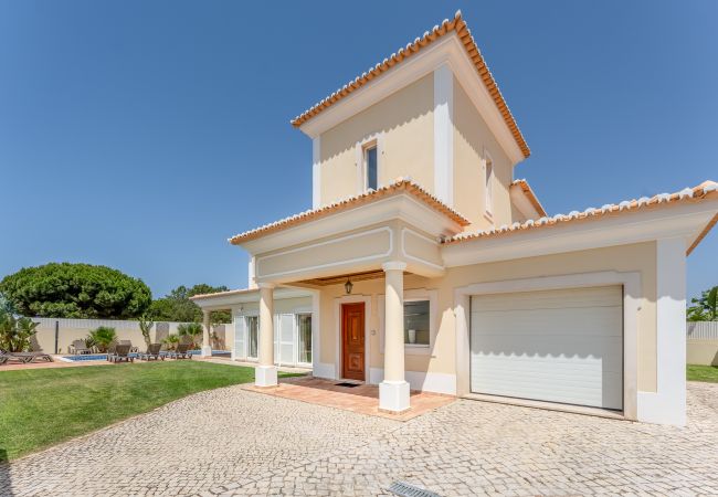 Villa in Albufeira - Villa Castelo | 4 Bedrooms | Castelo Beach | Galé Villa in Albufeira - Villa Castelo | 4 Bedrooms | Castelo Beach | Galé