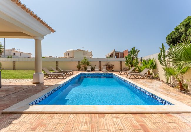 Villa in Albufeira - Villa Castelo | 4 Bedrooms | Castelo Beach | Galé Villa in Albufeira - Villa Castelo | 4 Bedrooms | Castelo Beach | Galé